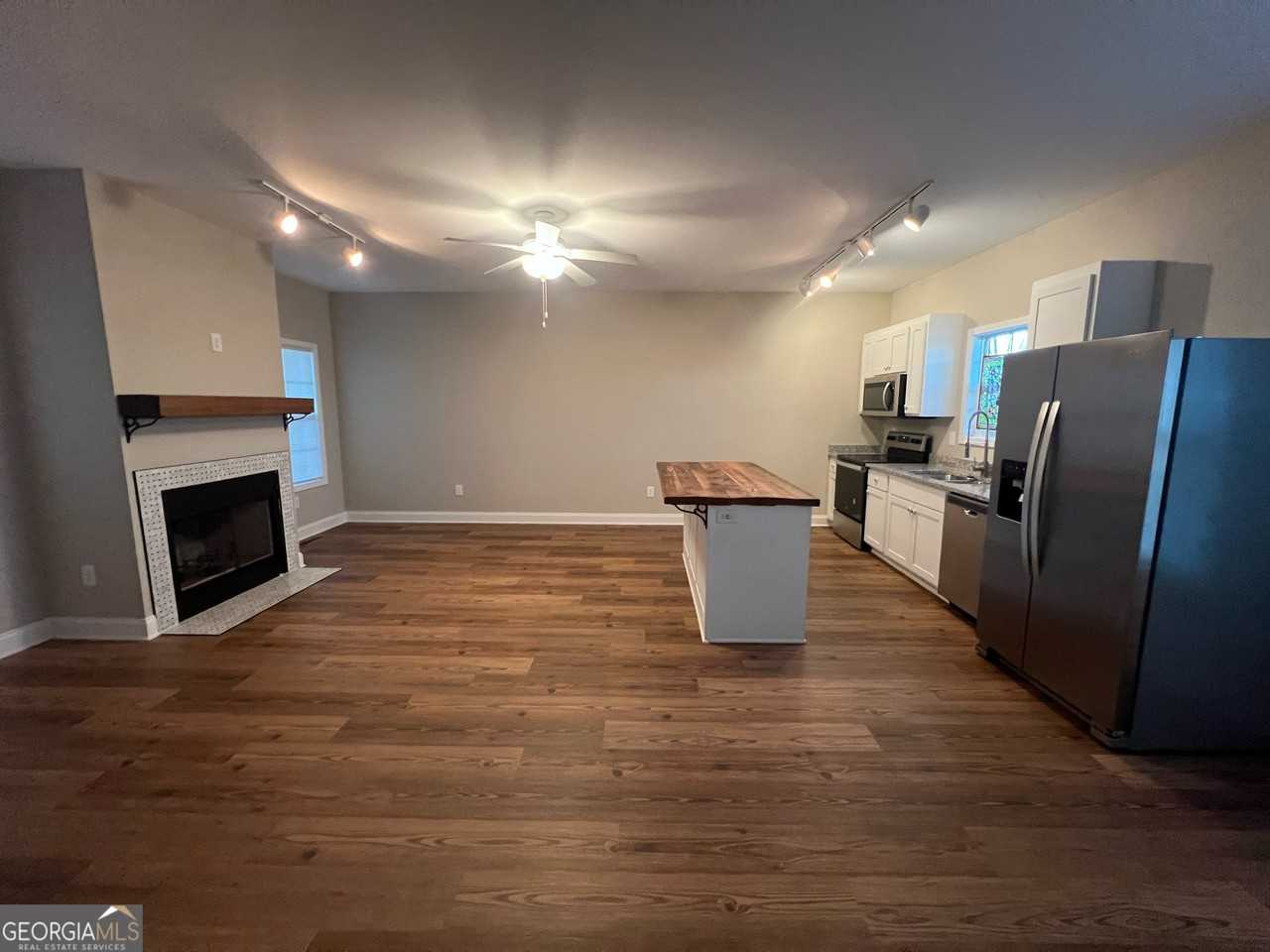 626 Liberty Overlook Drive Northeast - Photo 3 of 11