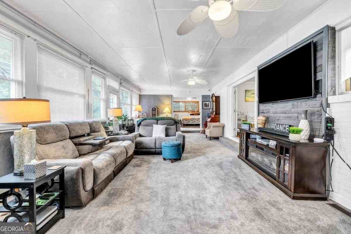 250 New Hope Place - Photo 4 of 22