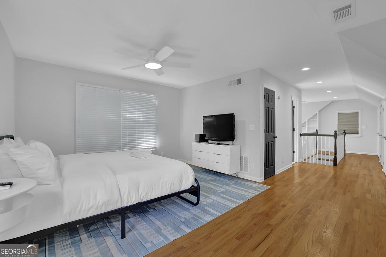 3474 Hildon Cir - Photo 4 of 47