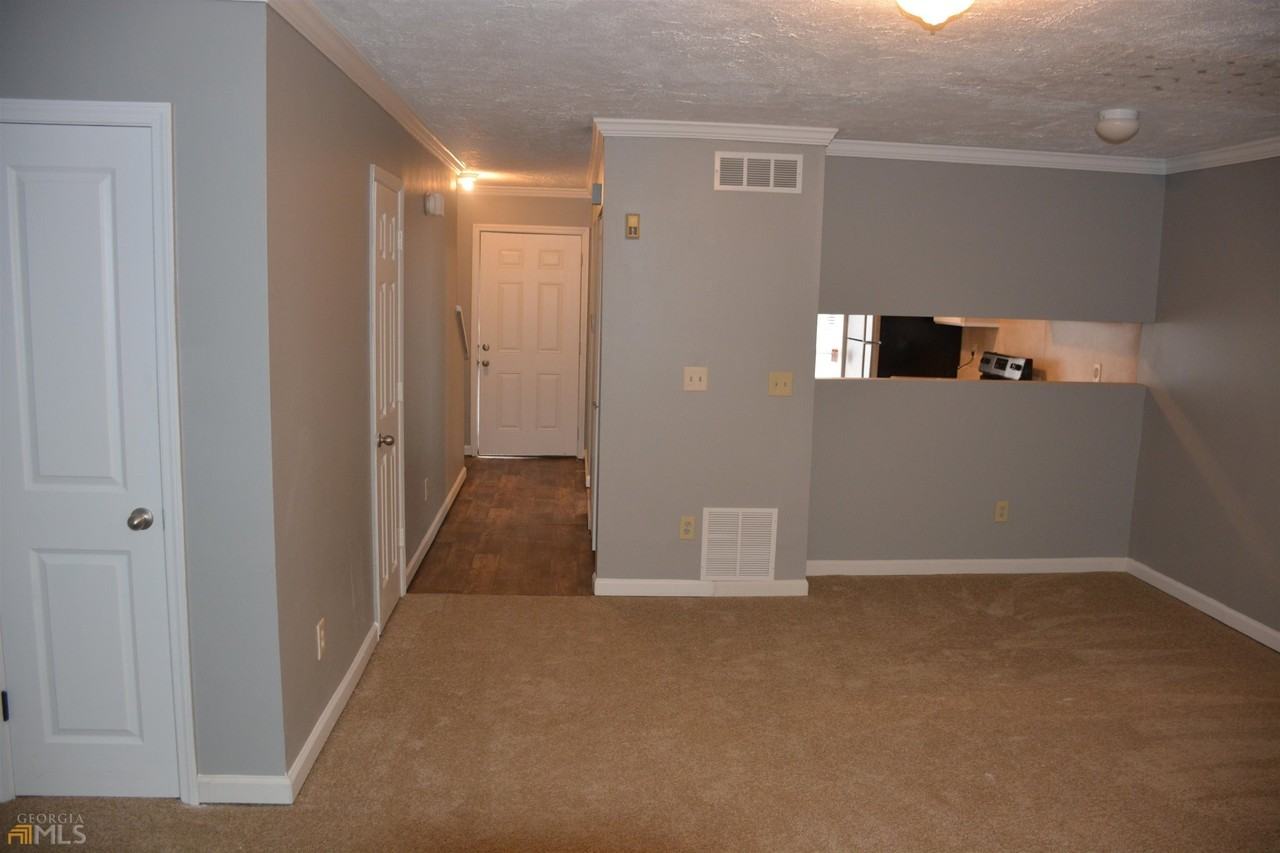 3991 Bayside Circle - Photo 6 of 11