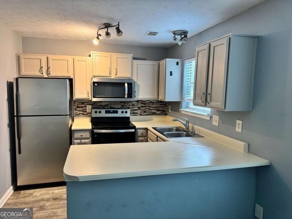 1043 Rock Creek Ln Unit 1043 #1043 - Photo 3 of 14