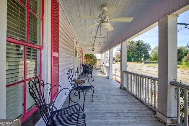 135 Glynn St N - Photo 6 of 31