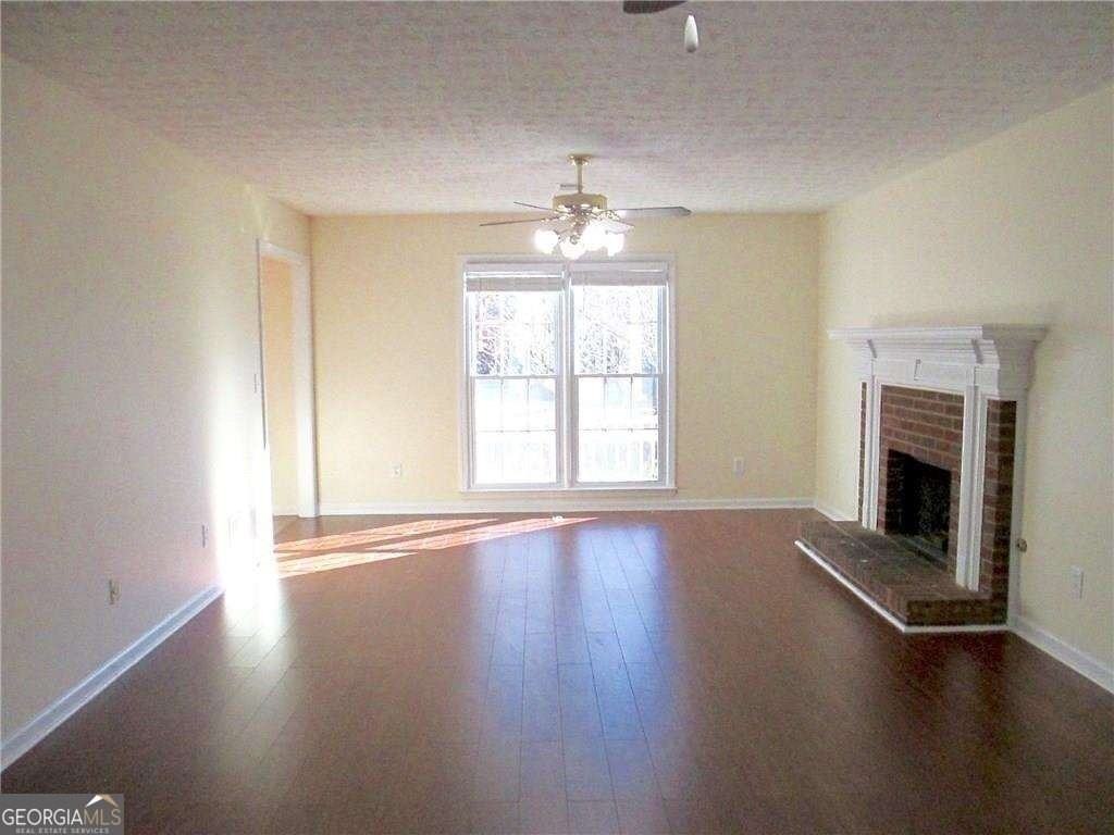 3040 Oak Meadow Dr - Photo 3 of 15