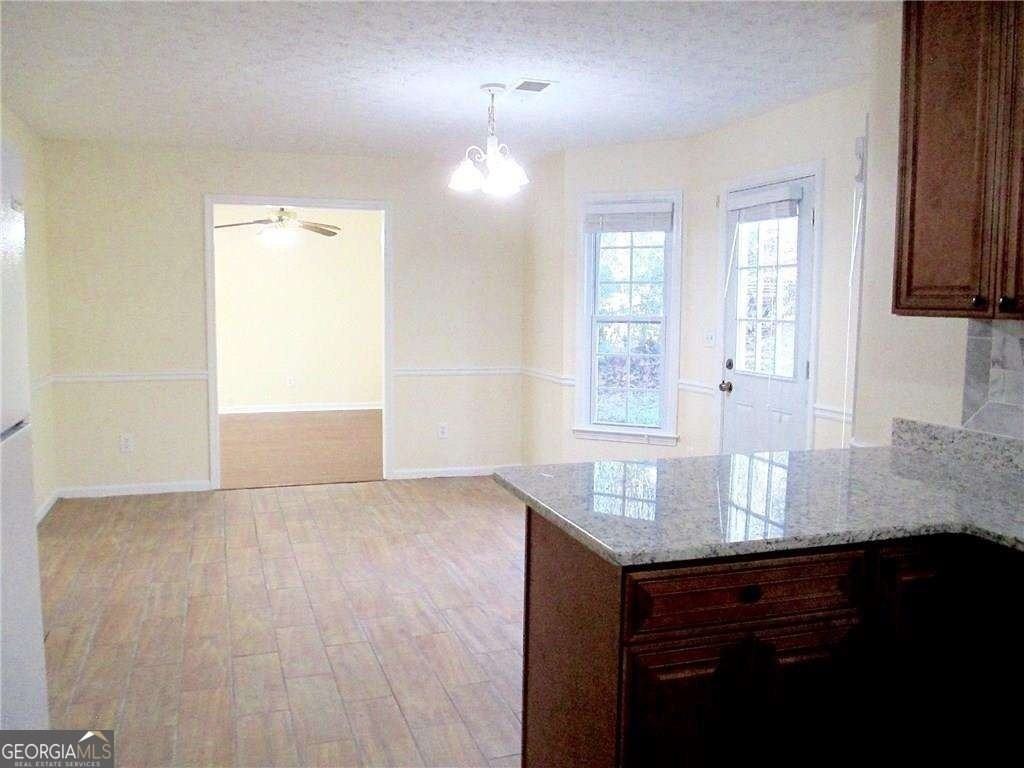 3040 Oak Meadow Dr - Photo 6 of 15