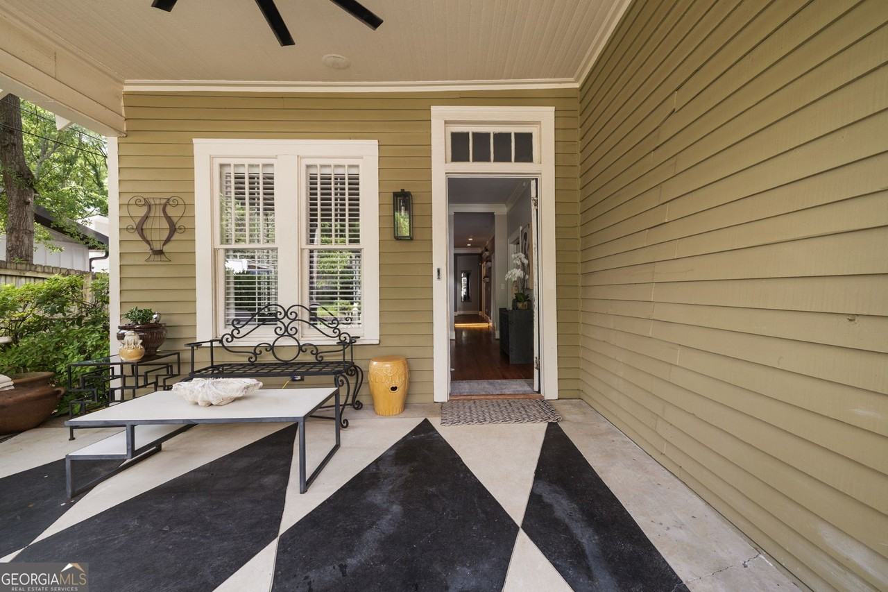 28 Clay St Se - Photo 4 of 33