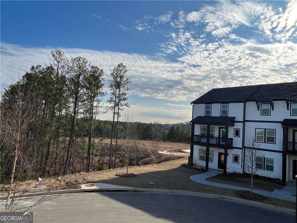 1061 Knoxboro Ln - Photo 2 of 20