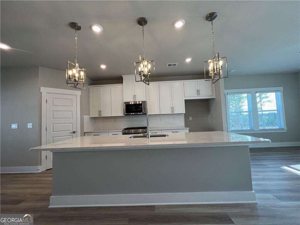 1061 Knoxboro Ln - Photo 3 of 20