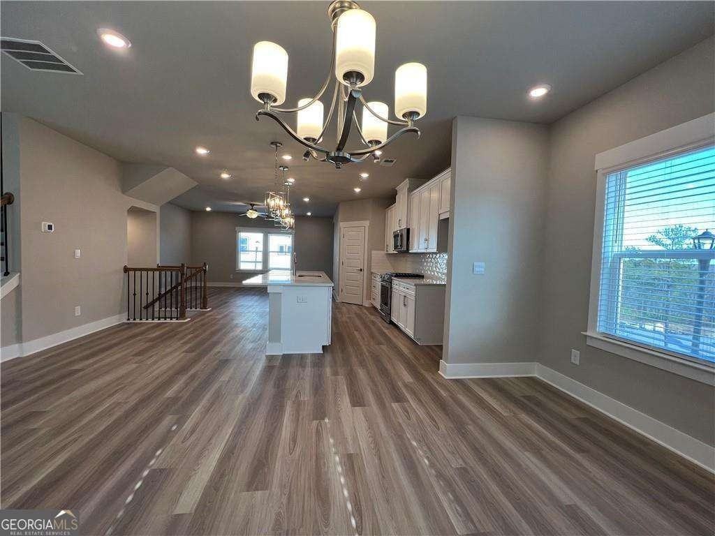 1061 Knoxboro Ln - Photo 6 of 20