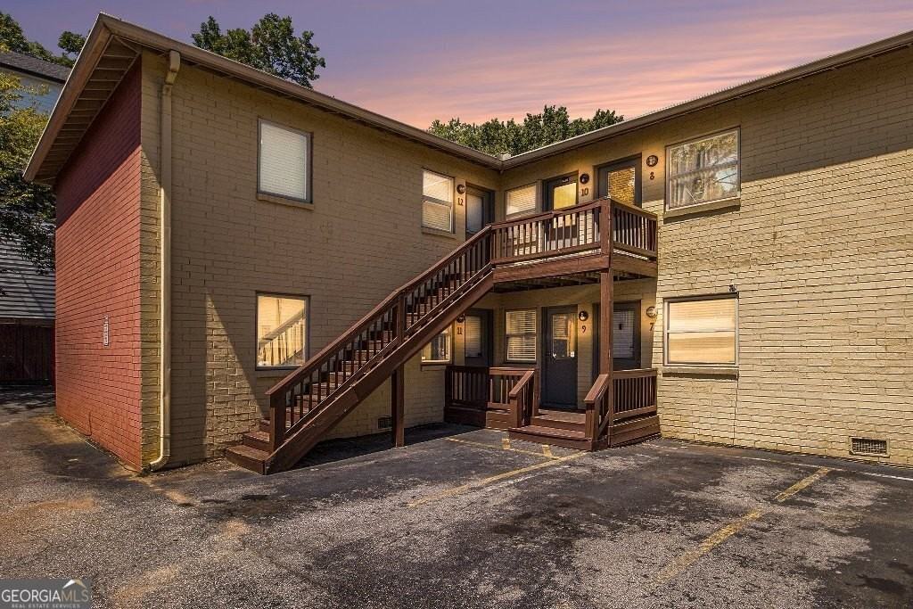 561 Formwalt Street Southwest #9 - Photo 3 of 18