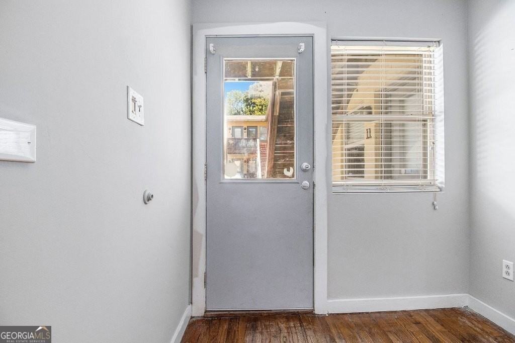 561 Formwalt Street Southwest #9 - Photo 5 of 18