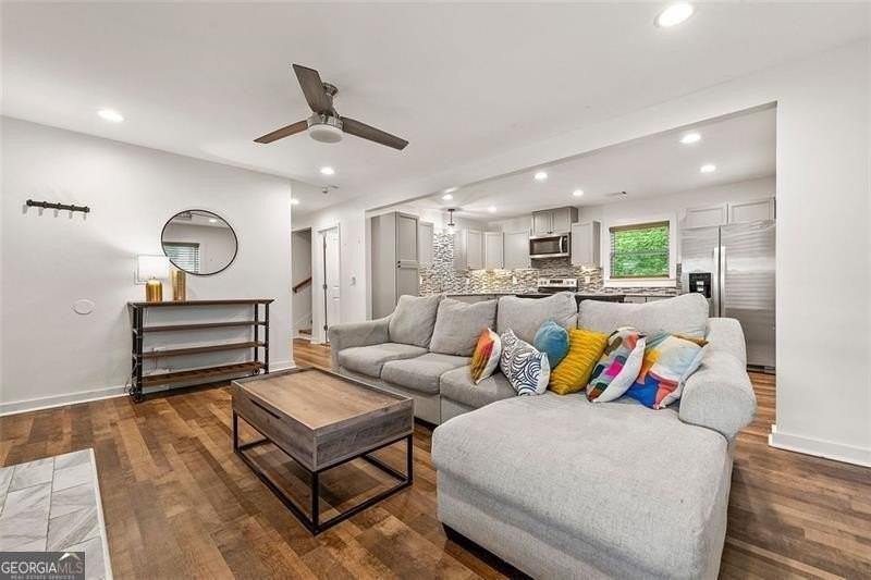 323 Anderson Ave Nw - Photo 6 of 22