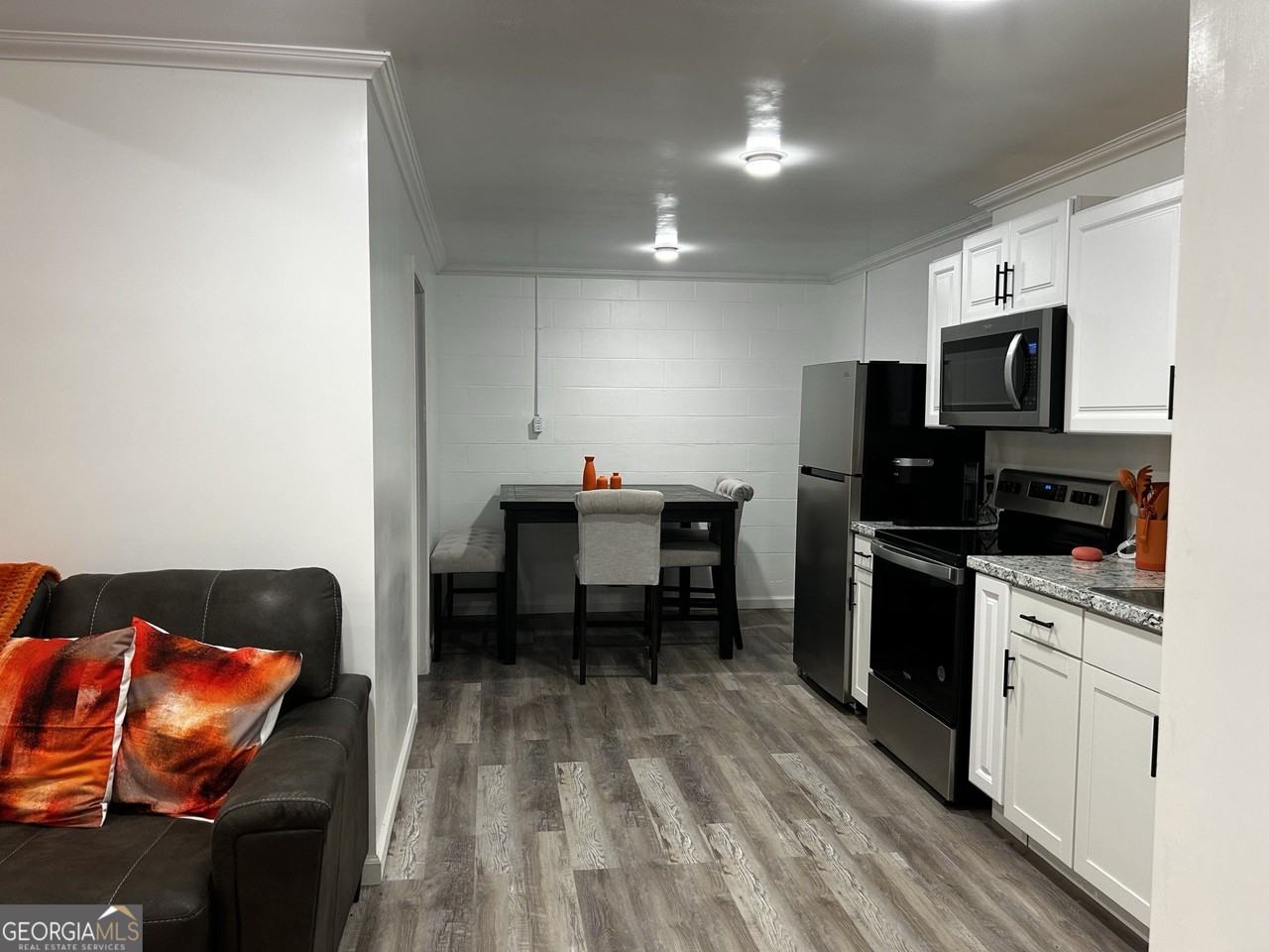 1550 Shady Oaks Lane - Photo 5 of 8