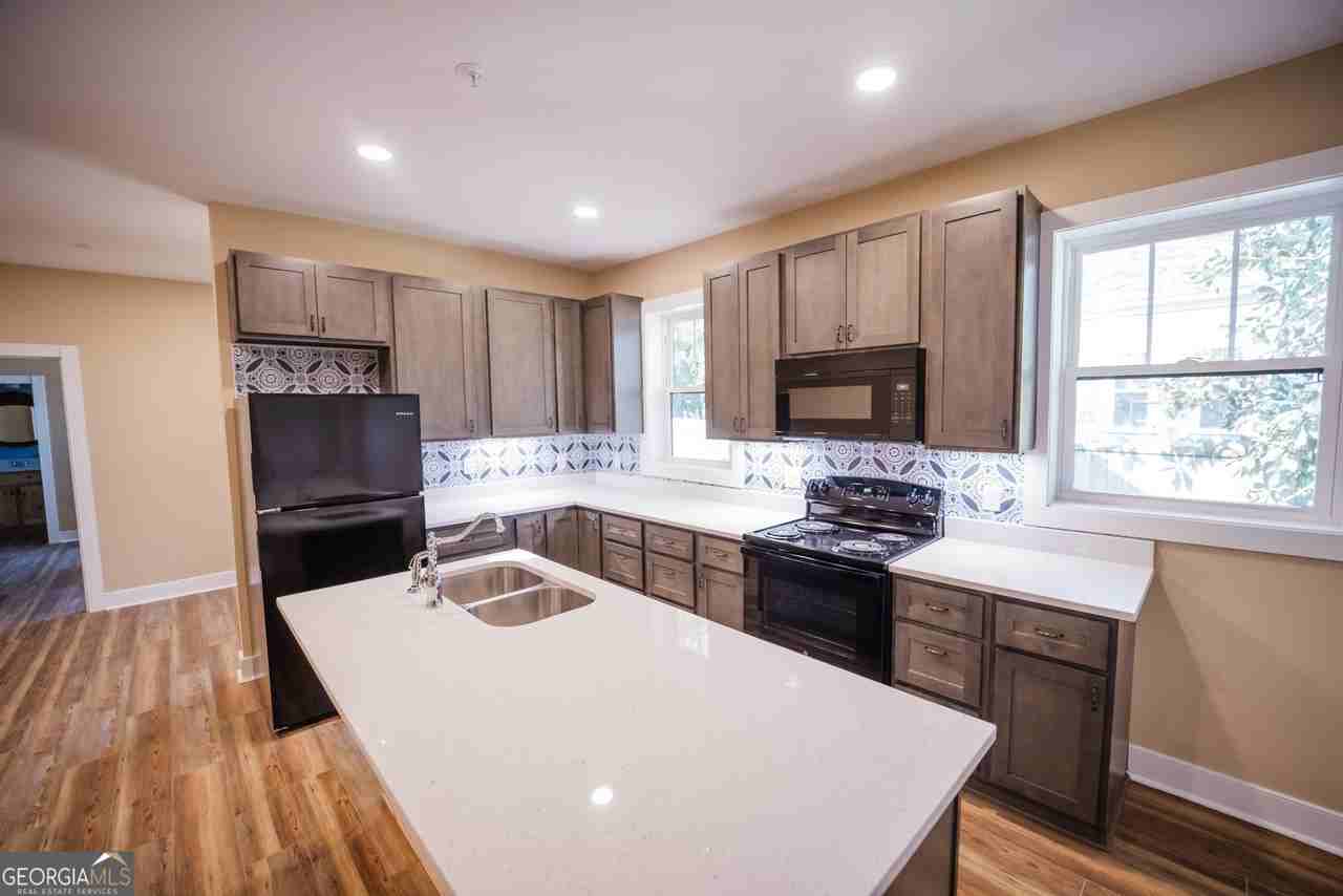 210 8th Street West #1 - Photo 5 of 23