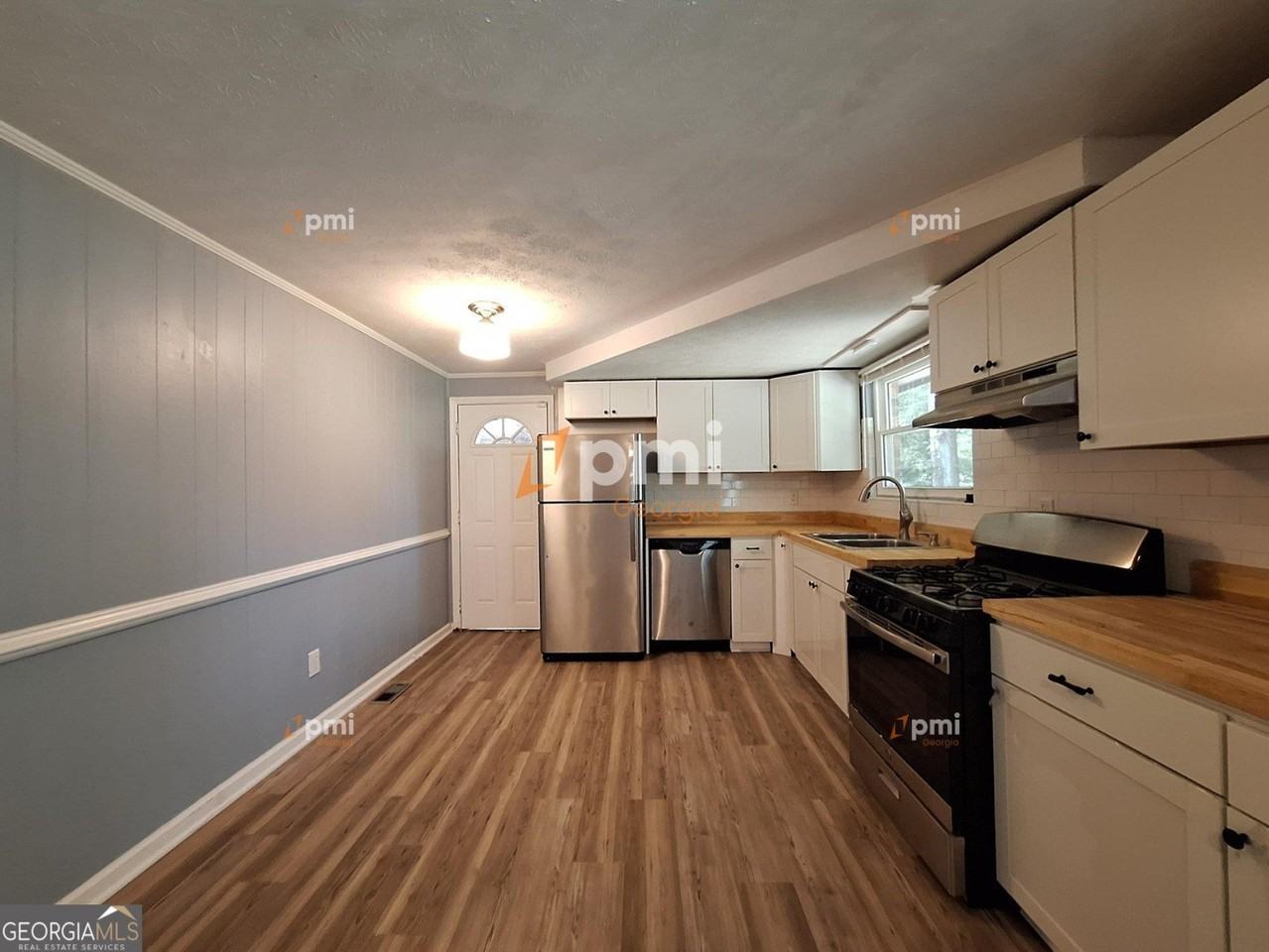 6139 Lullwater Drive - Photo 2 of 14