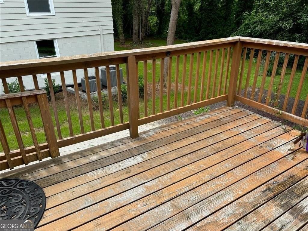 976 Lindridge Dr Ne - Photo 4 of 15