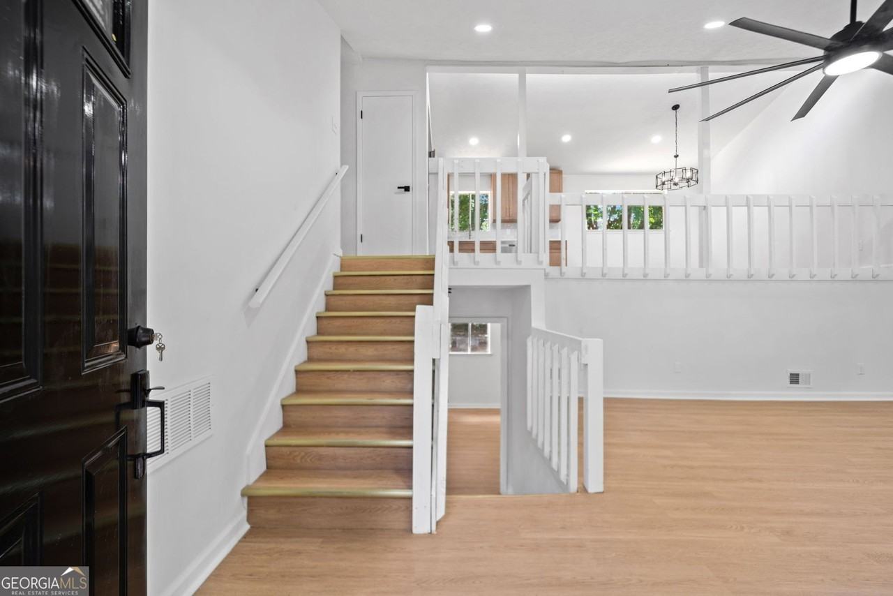 4050 Daron Ct - Photo 2 of 30