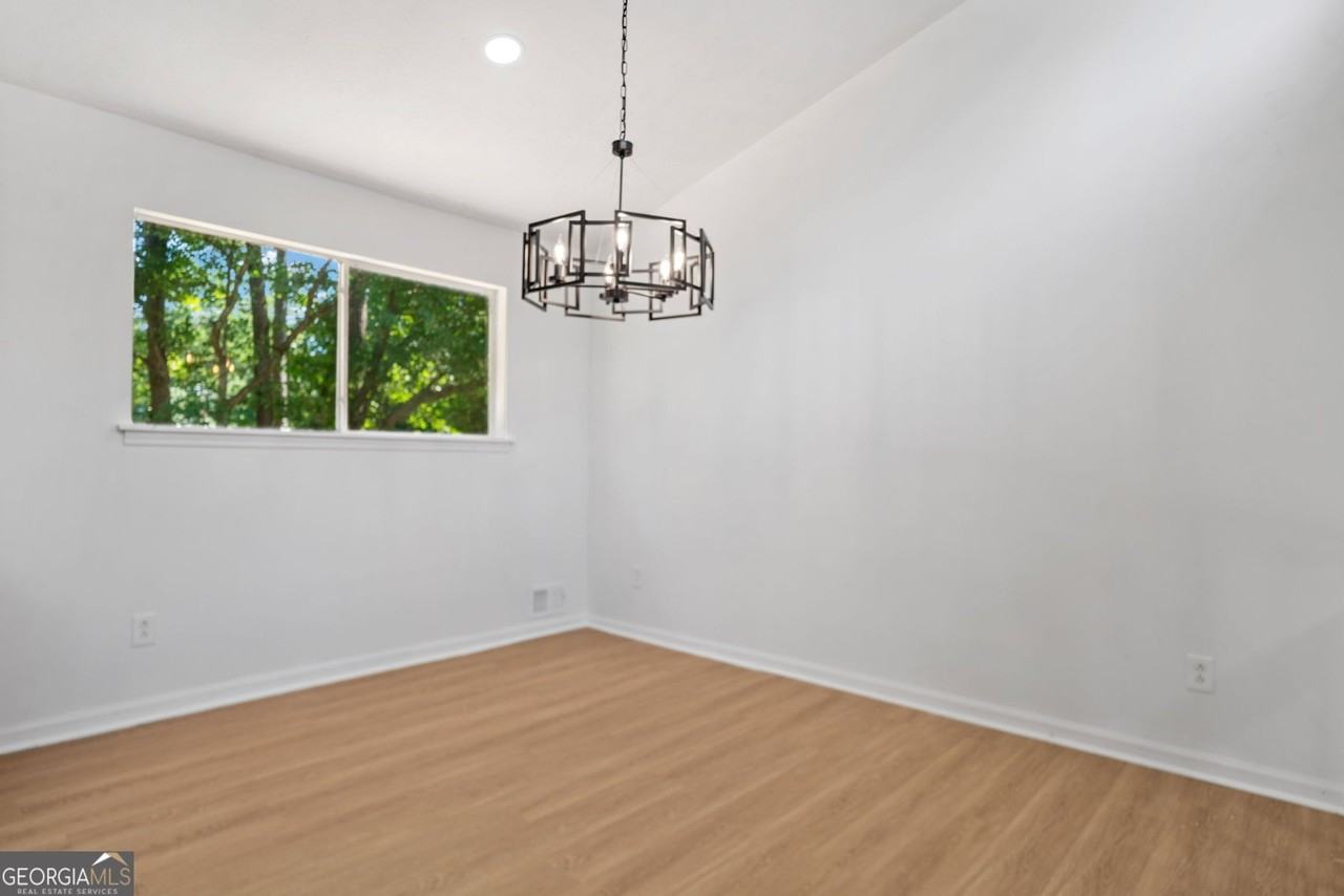 4050 Daron Ct - Photo 7 of 30