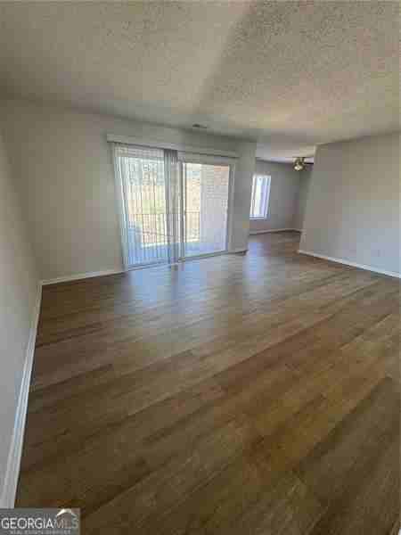 3256 Covington Dr - Photo 4 of 16