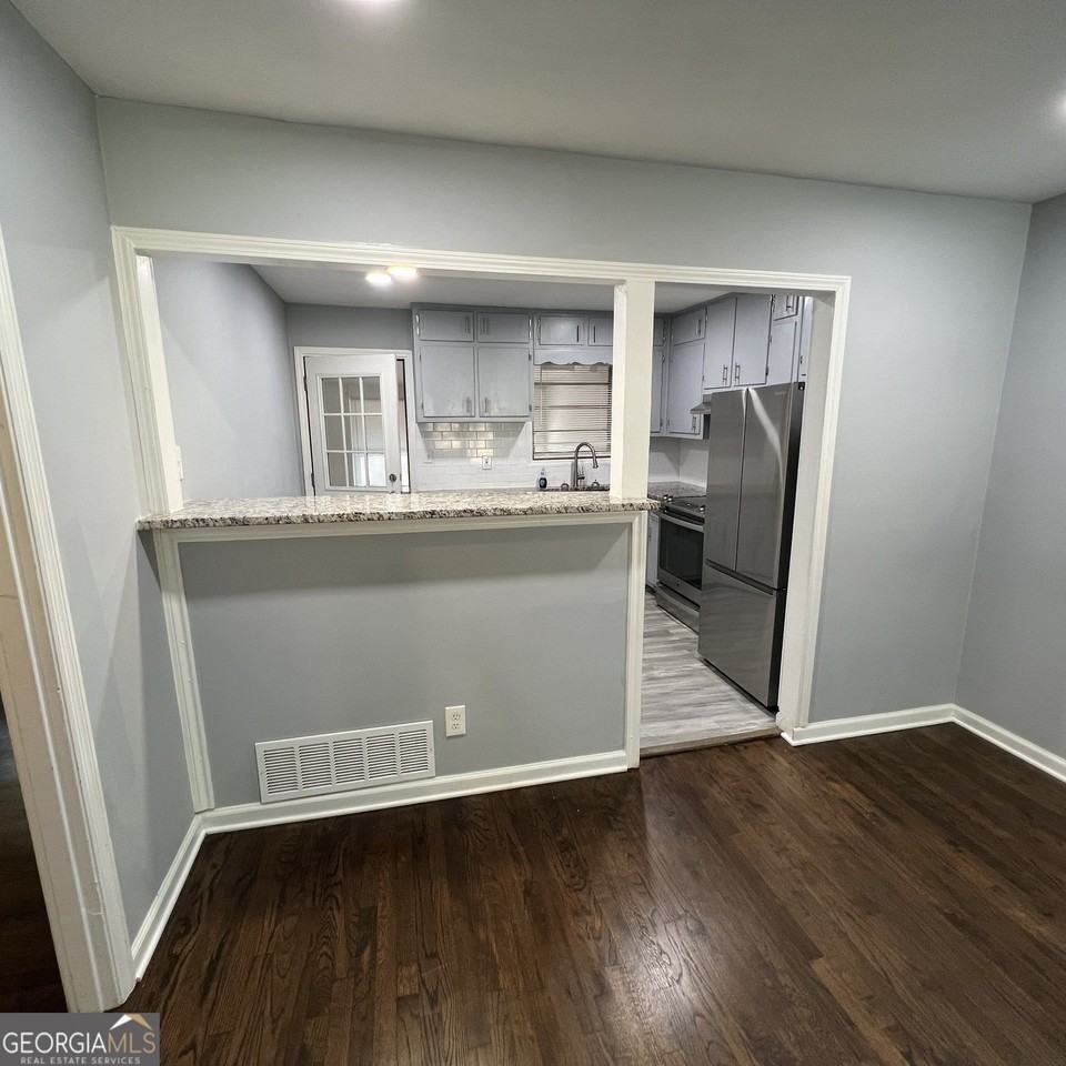 1083 Center Street Southwest #A - Photo 5 of 26