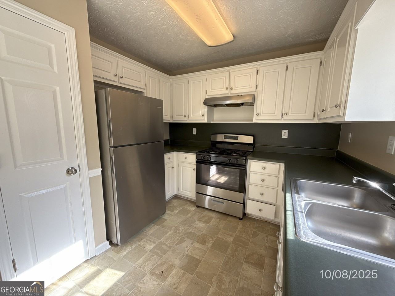 124 Waters Edge Dr - Photo 6 of 13