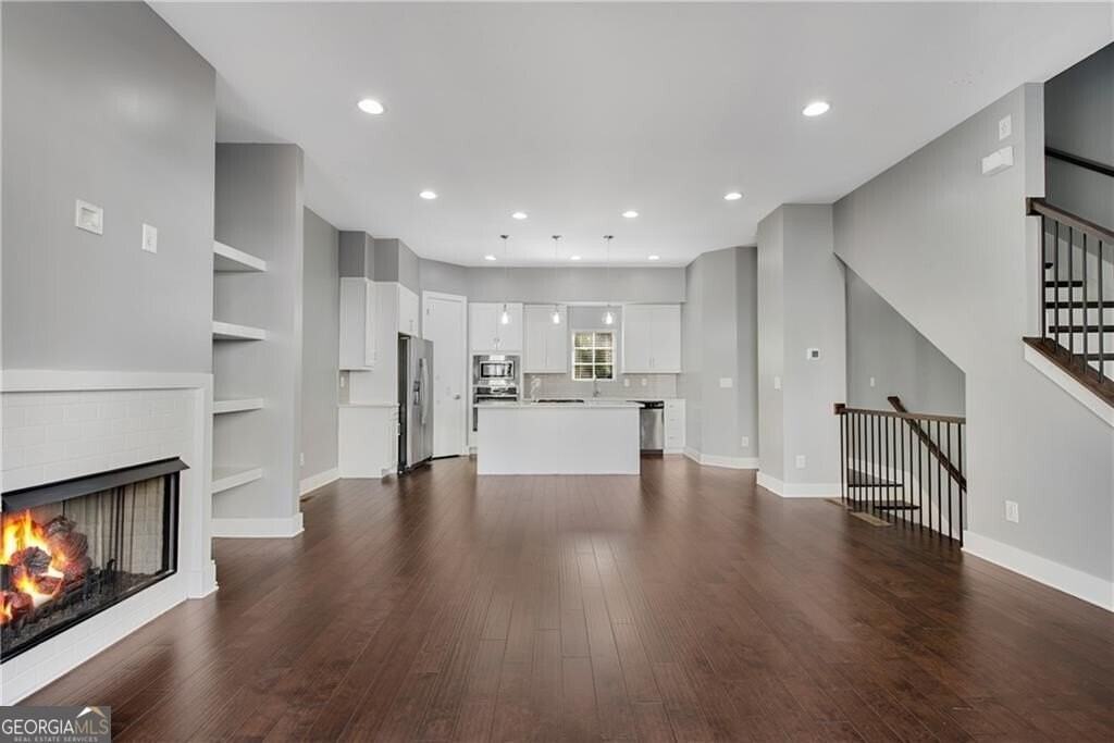 743 Taylor Ct Ne #0 - Photo 3 of 50