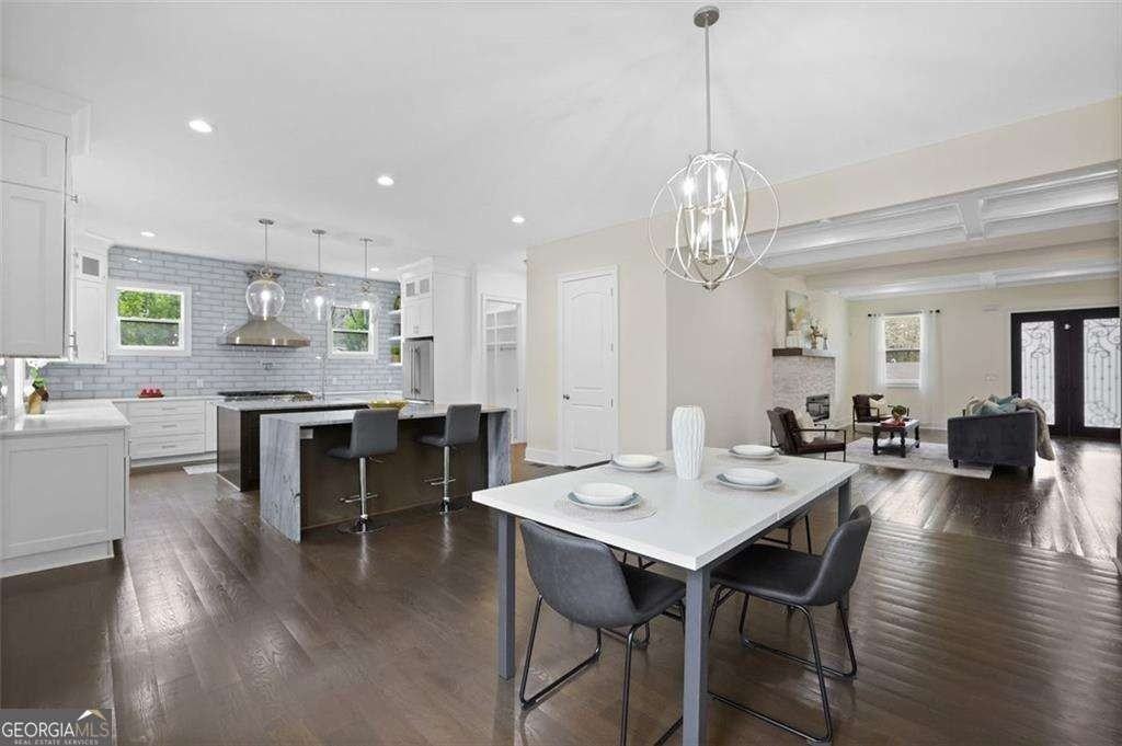 2415 Rugby Ave - Photo 3 of 15