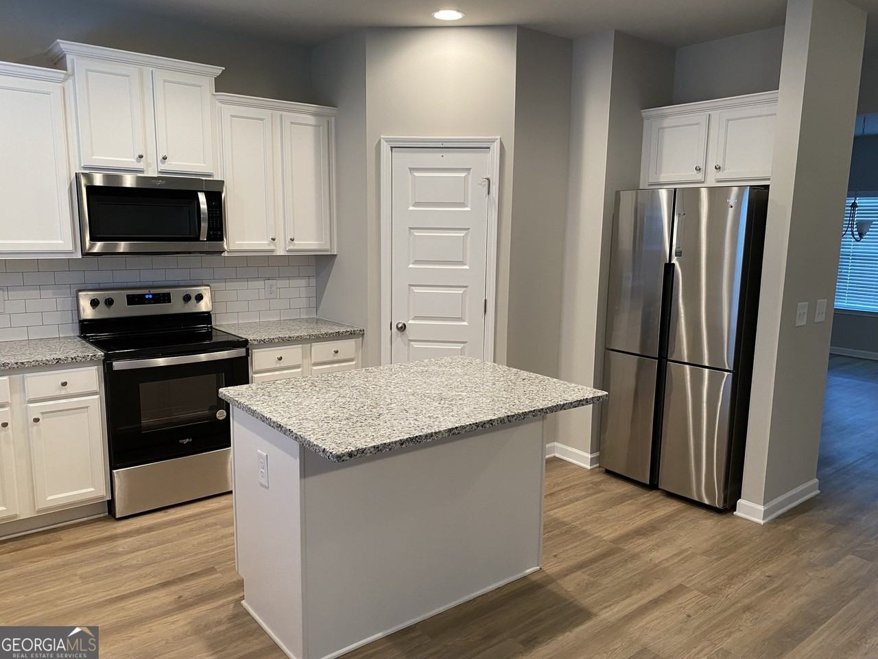 216 Finley Dr - Photo 3 of 22