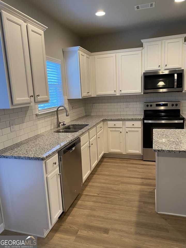 216 Finley Dr - Photo 4 of 22