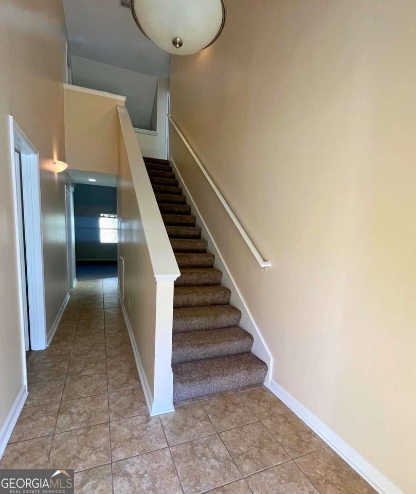 303 Gary Cir - Photo 3 of 42