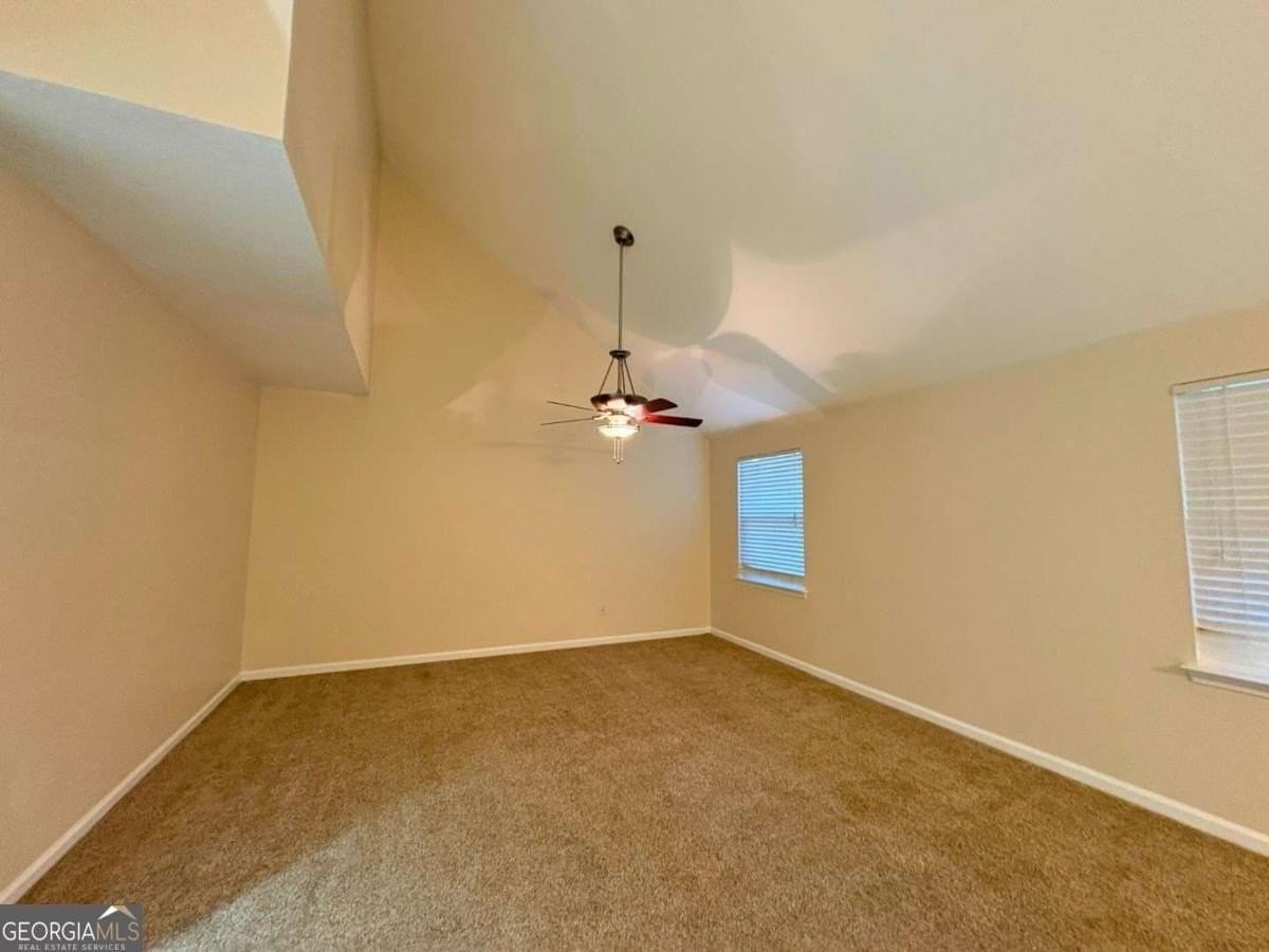 303 Gary Cir - Photo 5 of 42