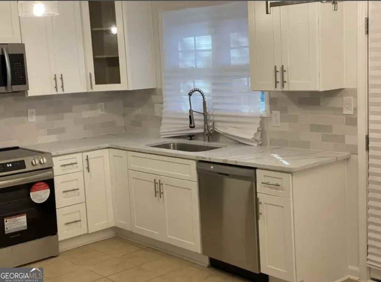 5479 Rock Springs Road - Photo 4 of 11