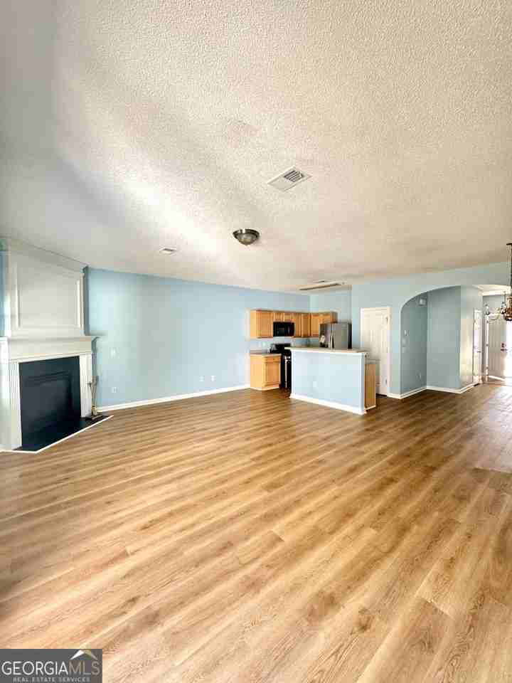 3871 Pleasant Oaks Drive - Photo 3 of 29