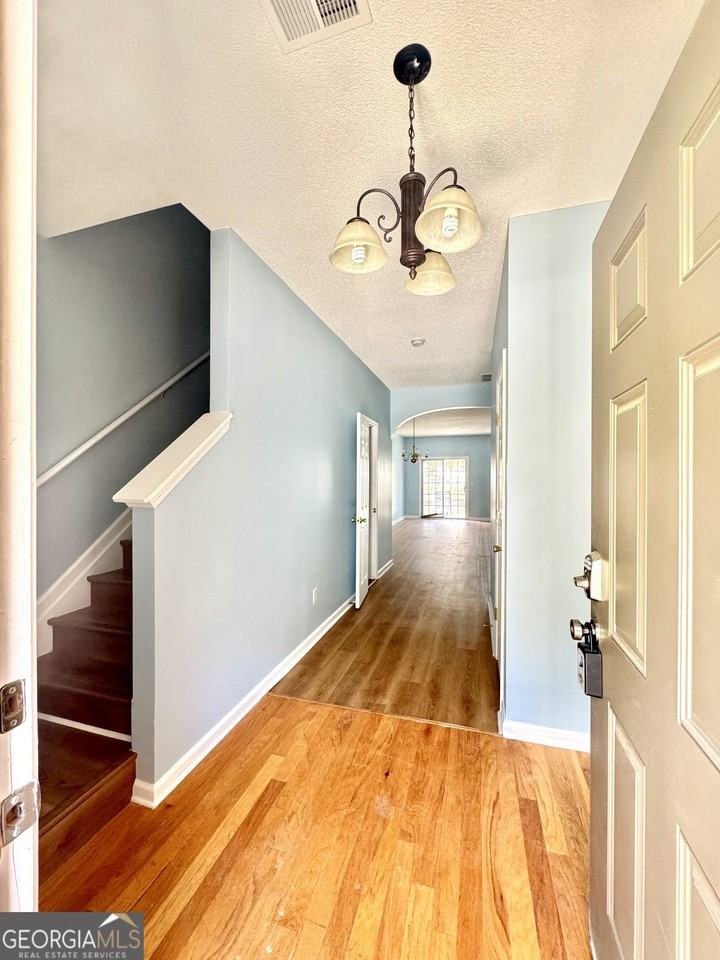 3871 Pleasant Oaks Drive - Photo 6 of 29