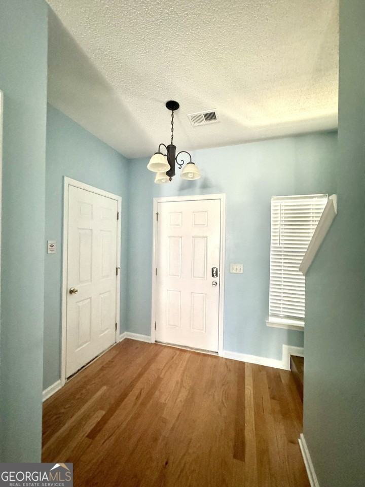 3871 Pleasant Oaks Drive - Photo 7 of 29