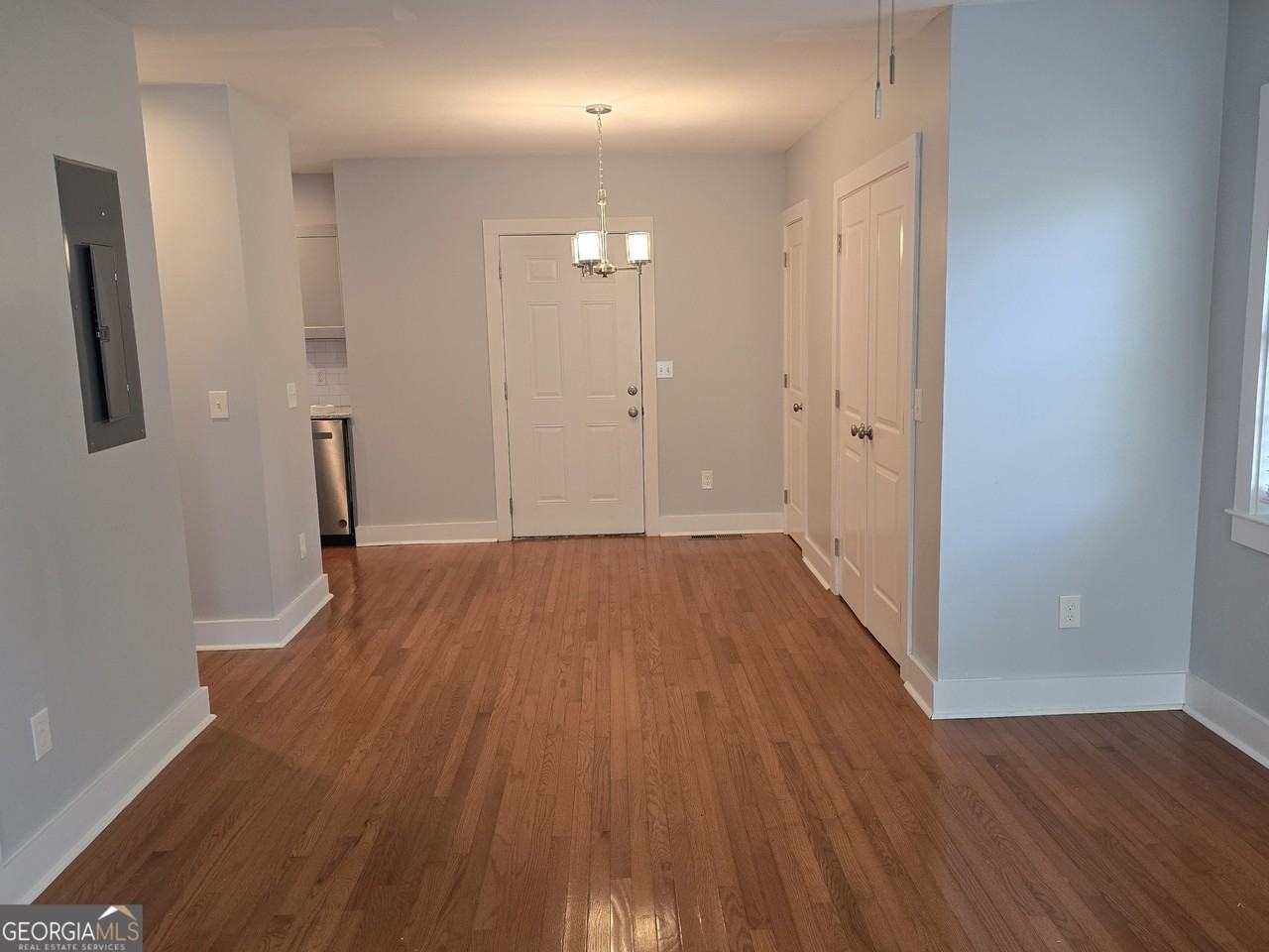 4075 Fairburn Avenue Southwest - Photo 3 of 12