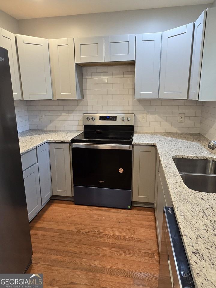 4075 Fairburn Avenue Southwest - Photo 5 of 12