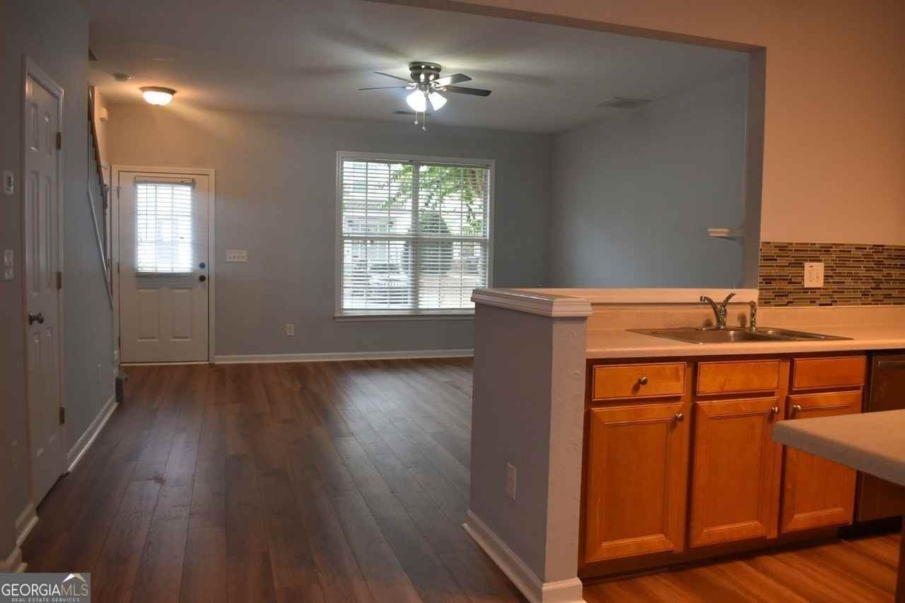 1078 Prestwyck Court - Photo 4 of 30