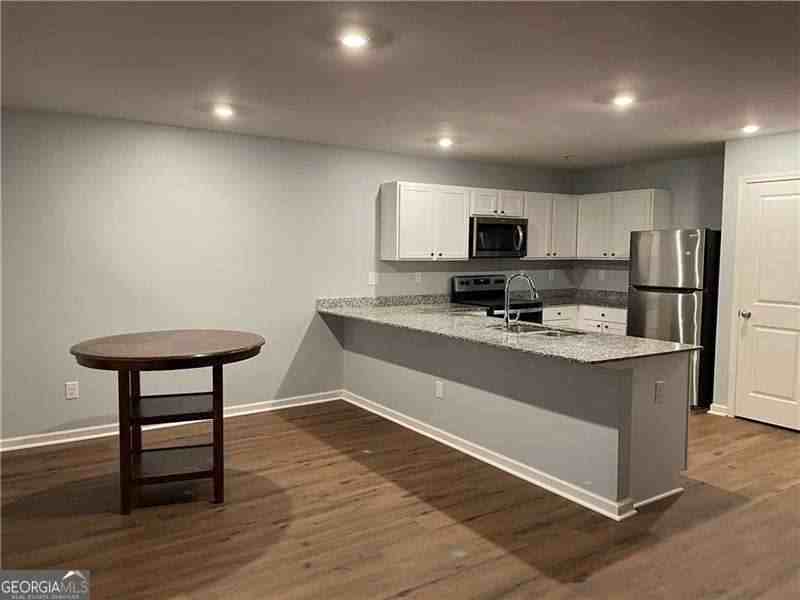 38 Oxford Ln - Photo 7 of 25