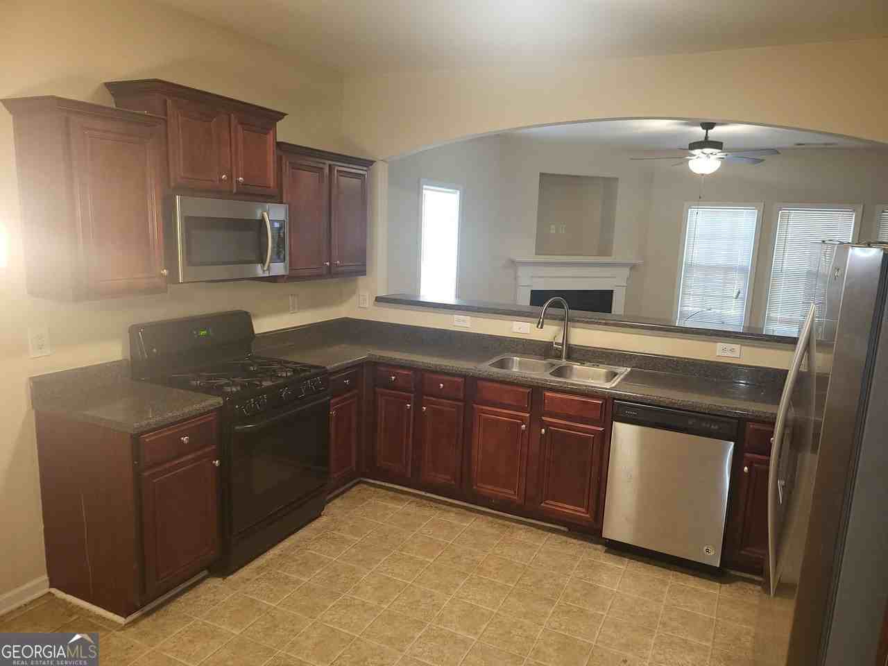 91 Meeting Place Road - Photo 6 of 18