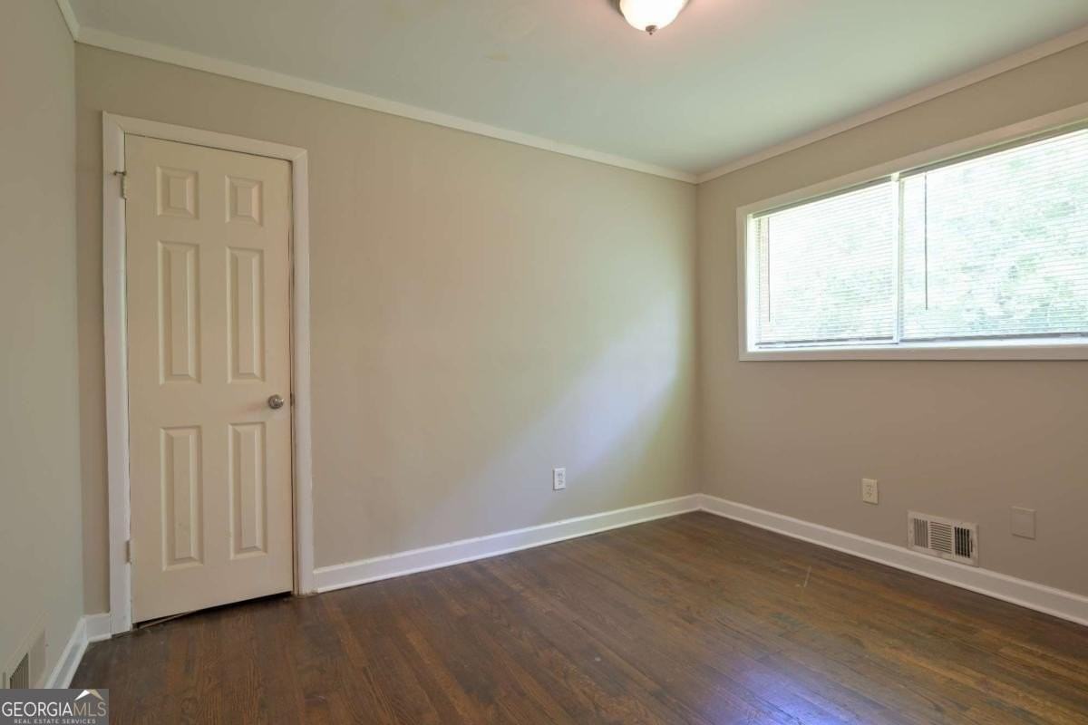 2075 Claude St Nw - Photo 6 of 10