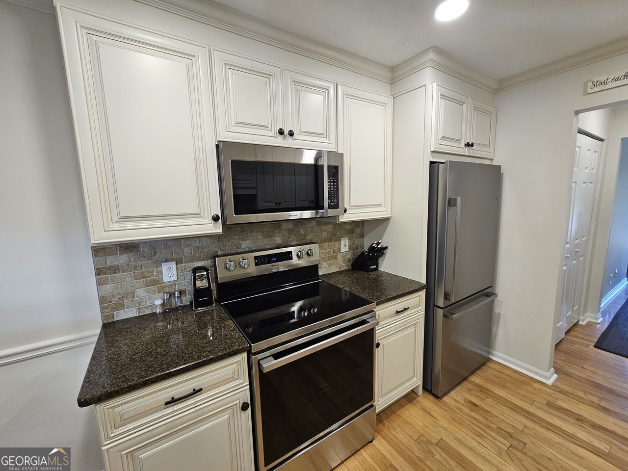 229 Flat Creek Ct - Photo 7 of 19