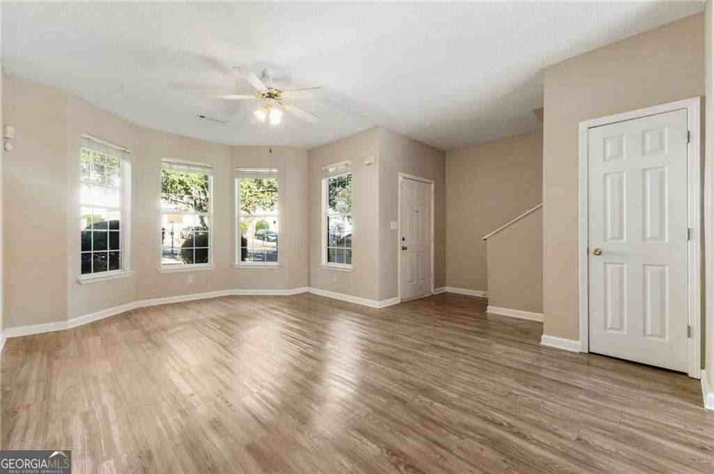 6750 Sunset Hills Blvd - Photo 4 of 32