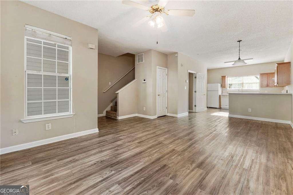 6750 Sunset Hills Blvd - Photo 5 of 32