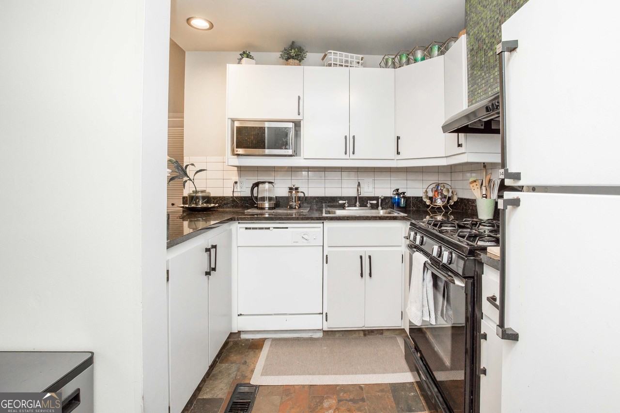 952 Myrtle St Ne Apt 2 #2 - Photo 5 of 19