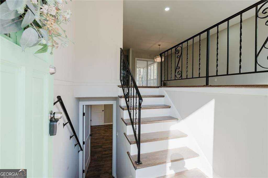 2976 Bay Berry Dr Sw - Photo 4 of 33