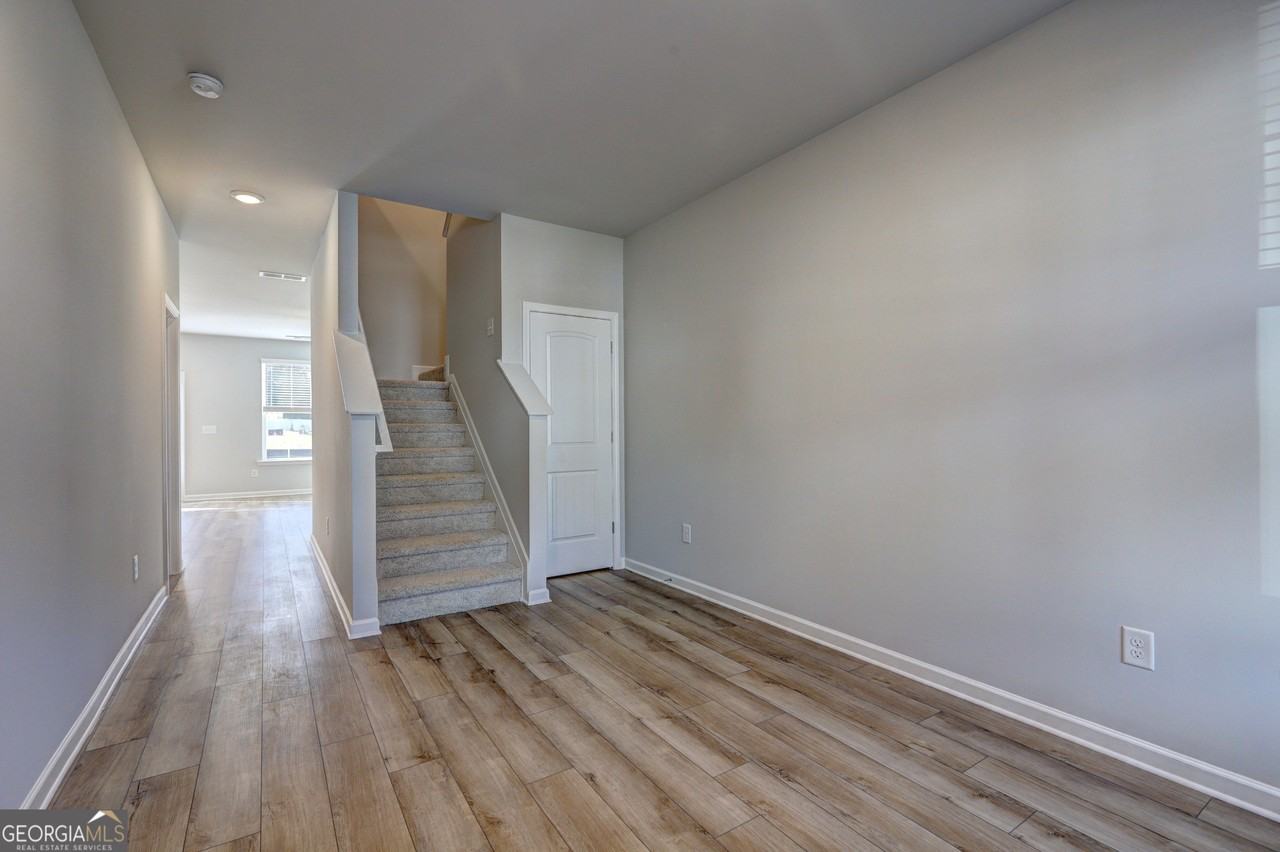 479 Payne Drive - Photo 3 of 34