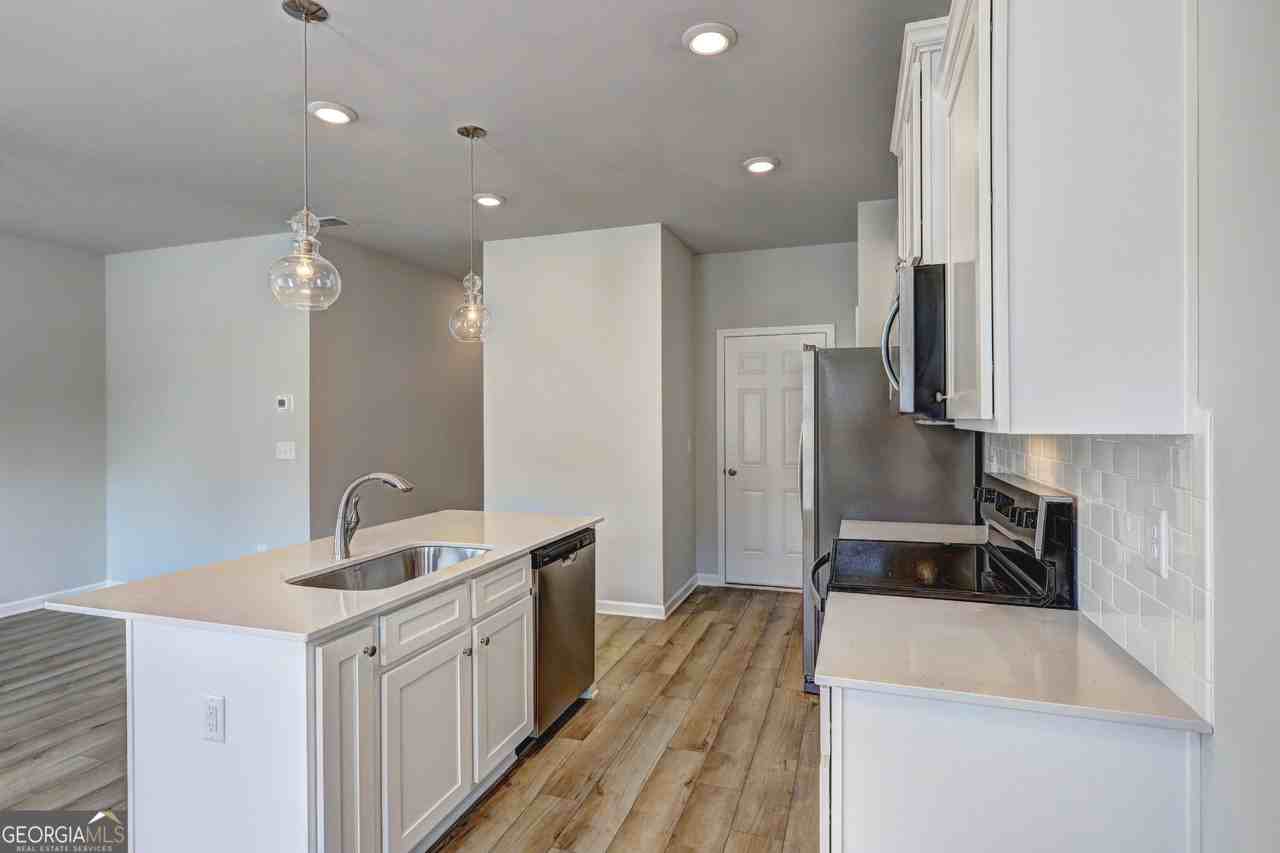 479 Payne Drive - Photo 7 of 34