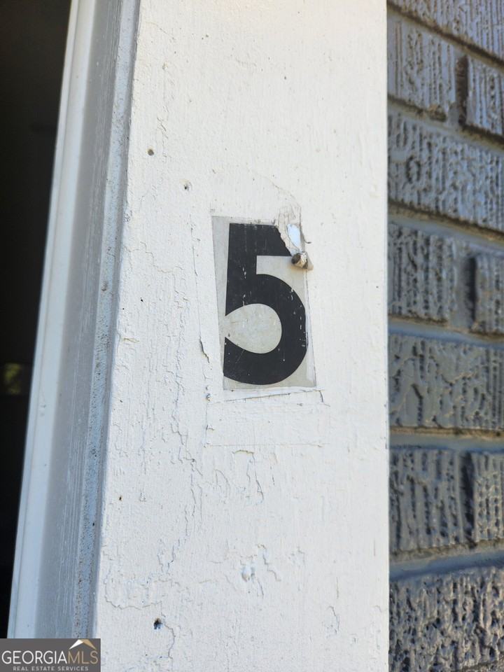 917 Oakview Ave Apt 5 #5 - Photo 3 of 15