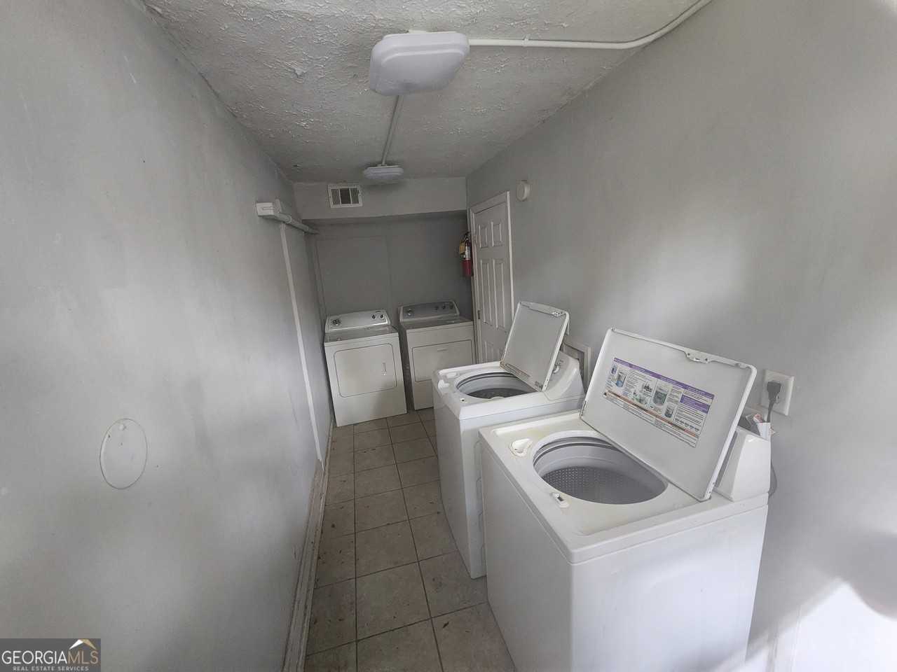 917 Oakview Ave Apt 6 #6 - Photo 2 of 13