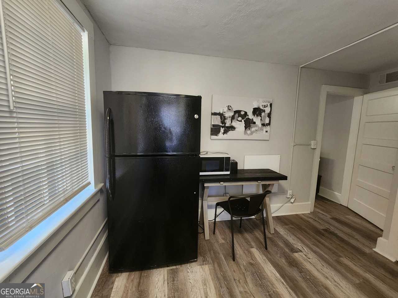 917 Oakview Ave Apt 6 #6 - Photo 7 of 13